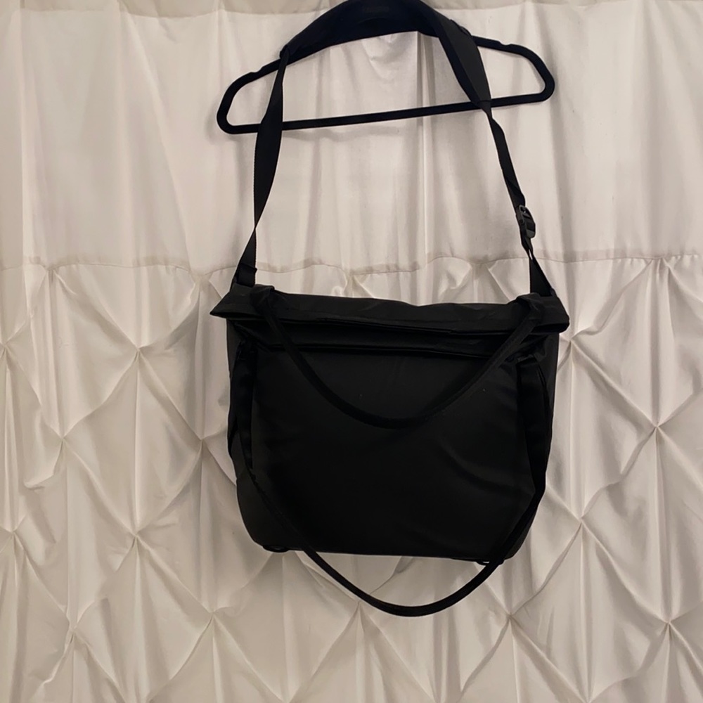Black Peak Design 15 L tote bag